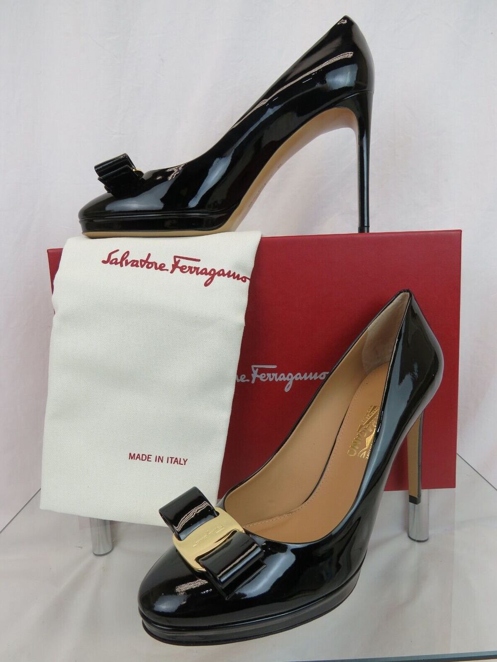 NIB FERRAGAMO OSIMO BLACK PATENT LEATHER VARA BOW LOGO PLATFORM PUMPS 8.5 C
